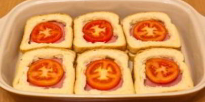 горячие бутерброды с окороком, помидорами и яйцами