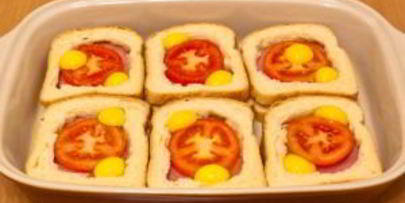 горячие бутерброды с окороком, помидорами и яйцами