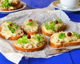 Горячие бутерброды с сайрой