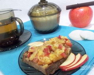 Горячие бутерброды с яблоками и сыром