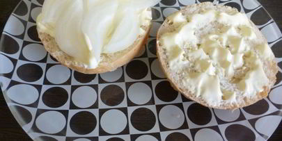 горячий бутерброд с шампиньонами