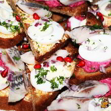 Рецепт Хрустящие бутерброды с сельдью и яйцом