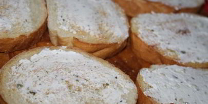 яркие бутерброды с домашней ветчиной к завтраку