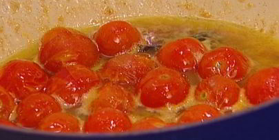 карамелизированные помидоры со сметанным мороженым