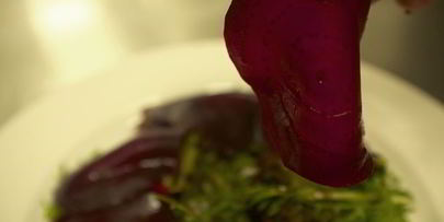 карпаччо из свеклы с козьим сыром