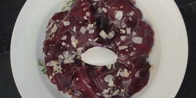 карпаччо из свеклы с козьим сыром