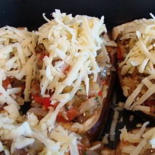 Лодочки из баклажанов с грибами