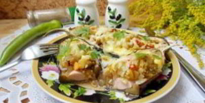 лодочки из баклажанов с сосисками