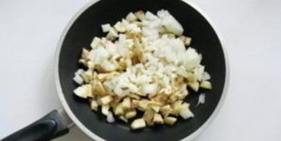 лодочки из баклажанов с сосисками