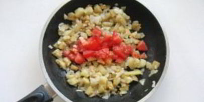 лодочки из баклажанов с сосисками