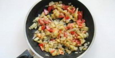 лодочки из баклажанов с сосисками