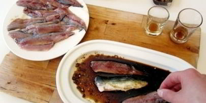 маринованная скумбрия с картофелем и овощами