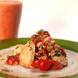 Белковый омлет с цыпленком и базиликом