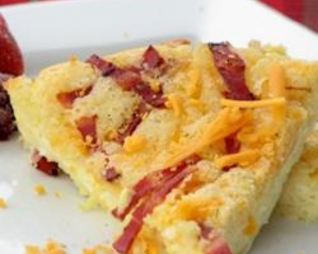 Быстрый пирог-омлет с беконом