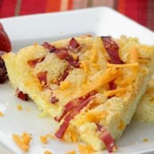 Быстрый пирог-омлет с беконом