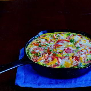 Фриттата с картофелем и ветчиной