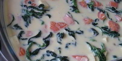 фриттата с лососем и шпинатом