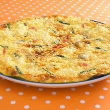 Рецепт Фриттата с молодым картофелем, цукини, сыром и вялеными томатами