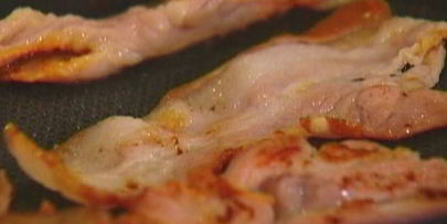 фриттата с цукини, беконом и шпинатом