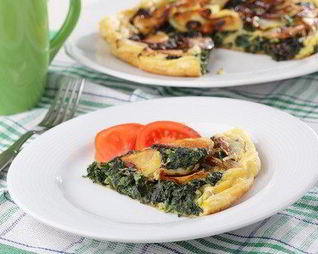 Фриттата со шпинатом, луком и картофелем