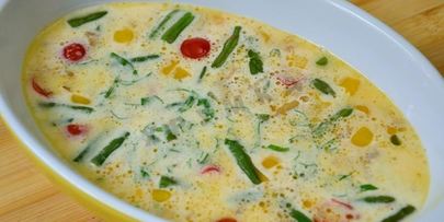 фриттата со стручковой фасолью помидорами черри и грибами