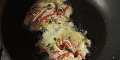 мини-омлеты с крабовыми палочками