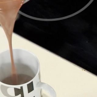 Омлет и горячий шоколад