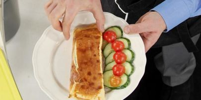 омлет и горячий шоколад