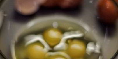 омлет с голубым сыром