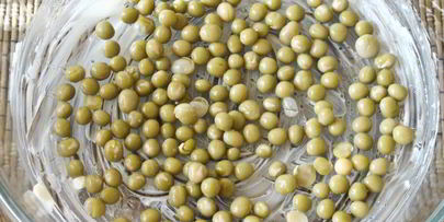 омлет с горошком