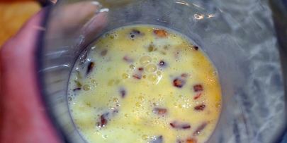 омлет с картошкой и копченой рыбой