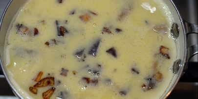 омлет с картошкой и копченой рыбой