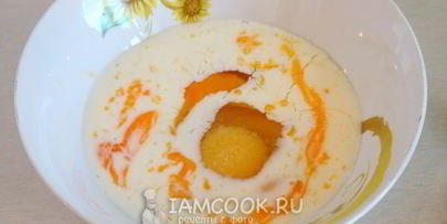 омлет с картошкой на сковороде