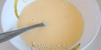 омлет с картошкой на сковороде