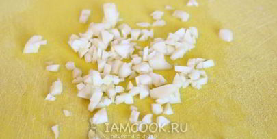 омлет с картошкой на сковороде