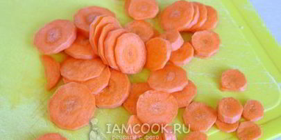 омлет с картошкой на сковороде