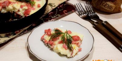 омлет с колбасой