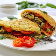 Рецепт Омлет с курицей и помидорами