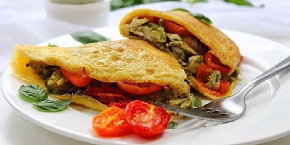 Рецепт омлет с курицей и помидорами