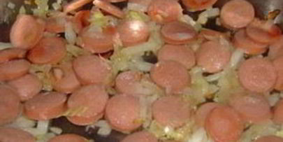 омлет с луком и помидорами