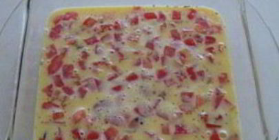 омлет с луком и помидорами