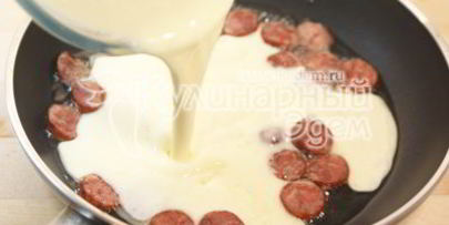 омлет с охотничьей колбаской