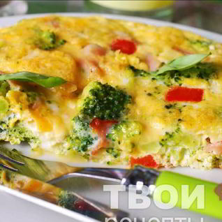 Омлет с овощами и сыром