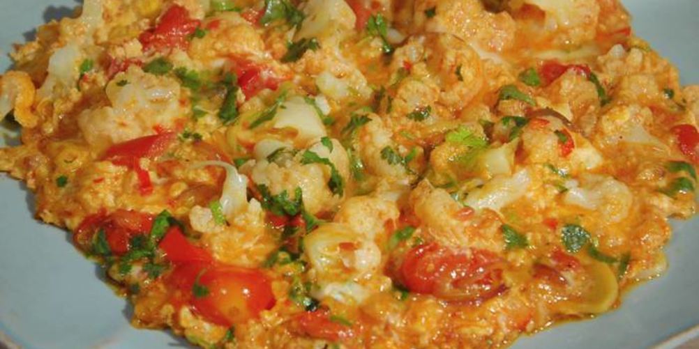 Рецепт омлет с помидорами и цветной капустой