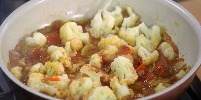 омлет с помидорами и цветной капустой