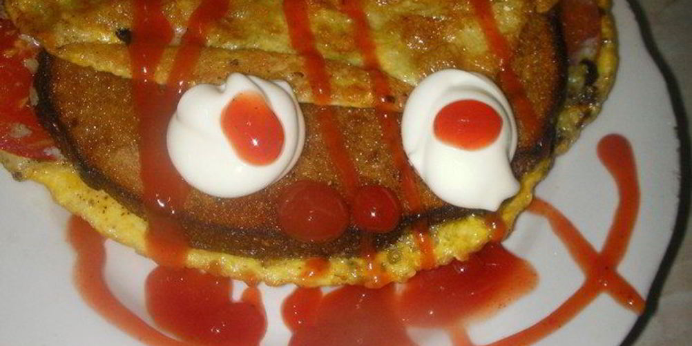 Рецепт омлет с помидорами на гренках