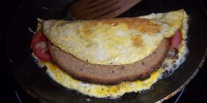 омлет с помидорами на гренках