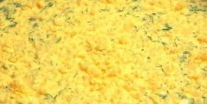 омлет со сметаной и сыром