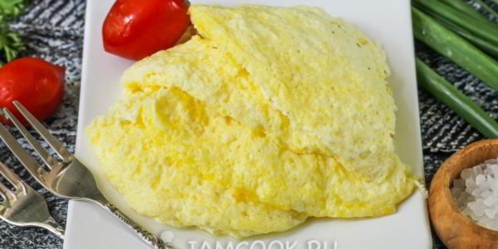 Рецепт пышный омлет с молоком на сковороде