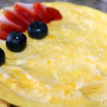 Рецепт Сладкий омлет с клубникой